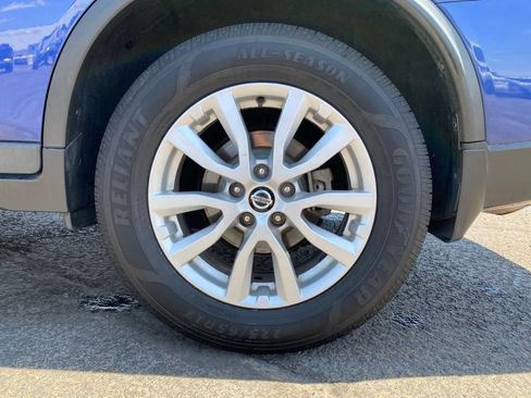 Used 2018 Nissan Rogue SV w/ Premium Package FWD image 22