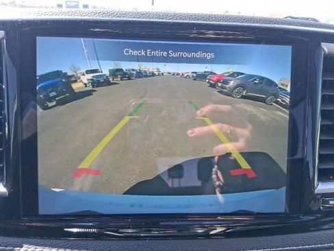 Used 2023 Chrysler Pacifica Limited FWD image 28