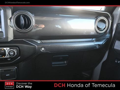 Used 2022 Jeep Gladiator Sport image 14