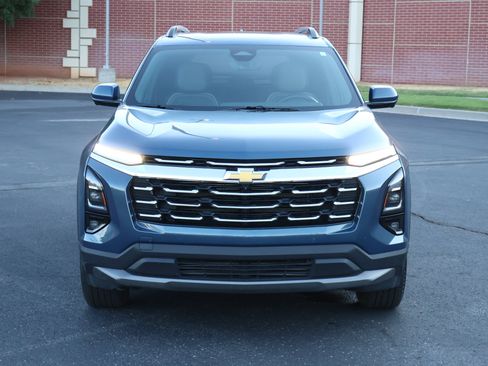 Used 2025 Chevrolet Equinox LT w/ Convenience Package II FWD image 25
