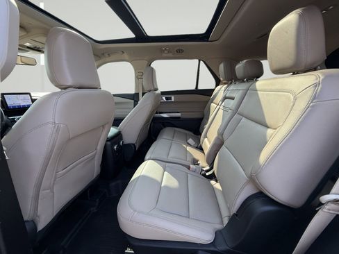 Used 2021 Ford Explorer Limited w/ Hybrid Equipment Group 310A image 8