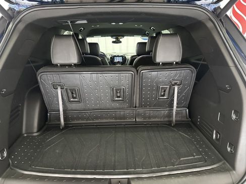 Used 2022 Chevrolet Traverse LT w/ Midnight/Sport Edition AWD/4WD image 23
