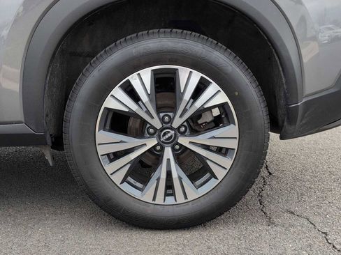 Used 2023 Nissan Rogue SV image 14