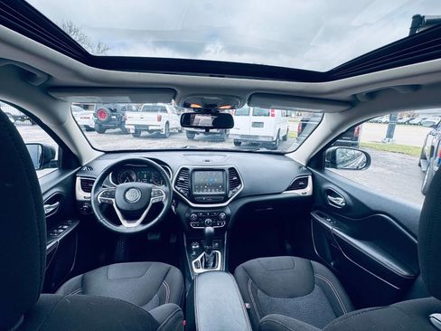 Used 2016 Jeep Cherokee 75th Anniversary image 12