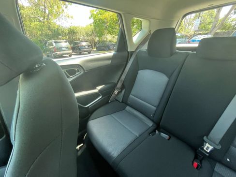 Used 2025 Kia Soul LX w/ LX Technology Package FWD image 37