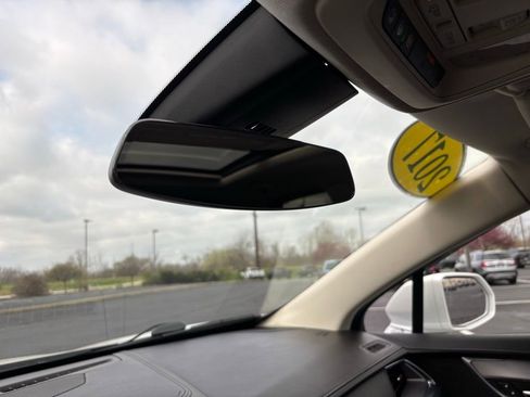 Used 2017 Cadillac XT5 Luxury w/ Driver Awareness Package image 39