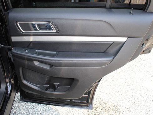 Used 2016 Ford Explorer XLT w/ Equipment Group 202A AWD/4WD image 24
