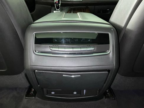 Used 2023 Cadillac Escalade Premium Luxury RWD image 19