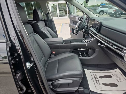 Used 2025 Hyundai Santa Fe SEL FWD image 33