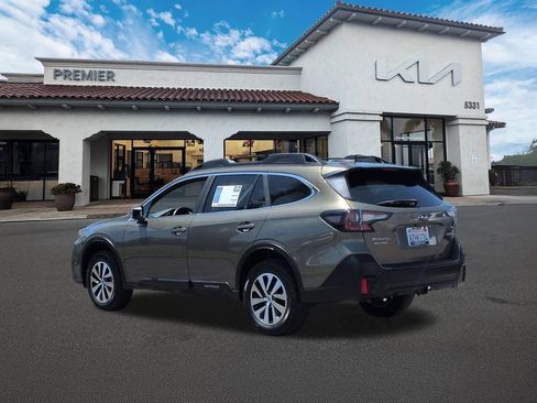 Used 2022 Subaru Outback Premium AWD/4WD image 6