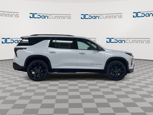New 2026 Chevrolet Traverse RS w/ LPO, Floor Liner Package AWD/4WD image 9