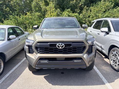 Used 2024 Toyota Tacoma TRD Off-Road AWD/4WD image 7