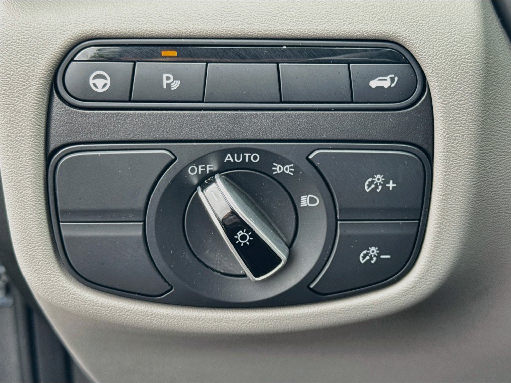 Certified 2023 INFINITI QX50 Luxe AWD/4WD image 11