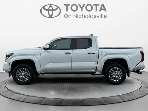 Used 2025 Toyota Tacoma Limited image 3
