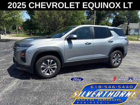 Used 2025 Chevrolet Equinox LT FWD image 1