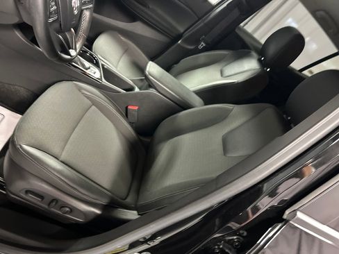 Used 2023 Buick Encore GX Select w/ Sport Touring Package FWD image 12