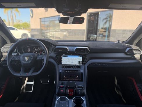 Used 2024 Lamborghini Urus Performante image 12