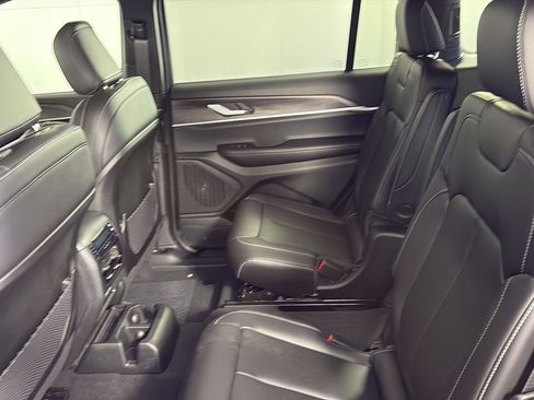 New 2025 Jeep Grand Cherokee L Limited AWD/4WD image 11
