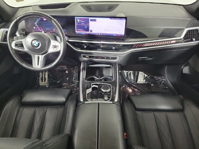 Used 2024 BMW X7 M60i AWD/4WD image 17