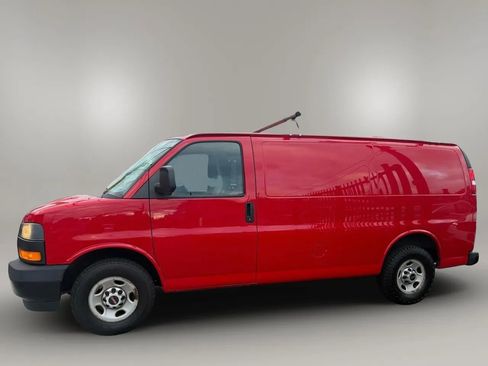 Used 2019 GMC Savana 2500 image 3