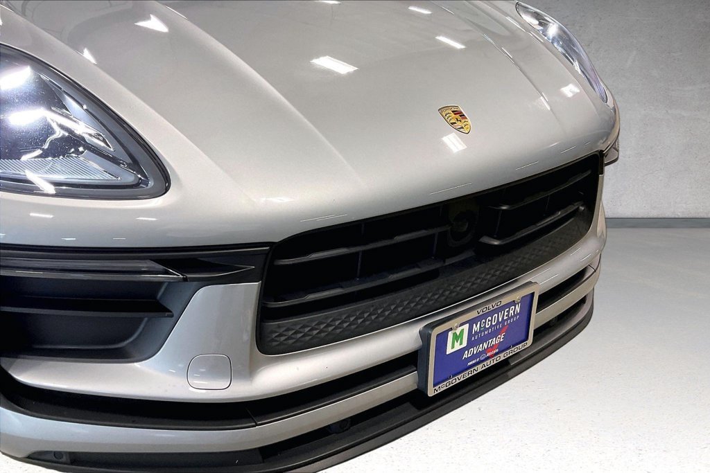 Used 2023 Porsche Macan AWD/4WD image 33
