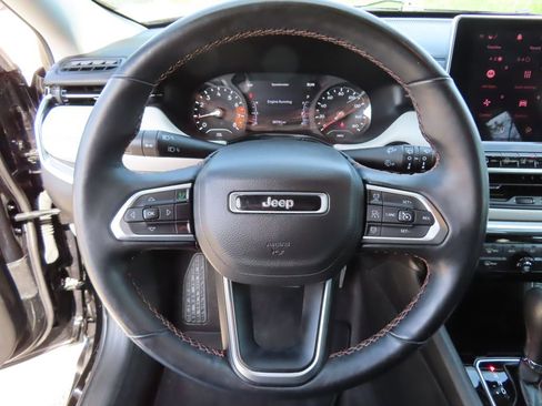 Certified 2022 Jeep Compass Limited AWD/4WD image 13
