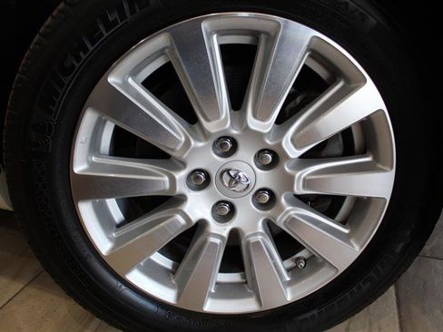 Used 2017 Toyota Sienna Limited Premium image 14