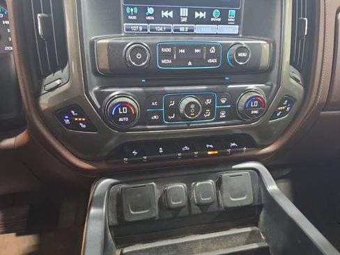 Used 2016 Chevrolet Silverado 1500 High Country w/ High Country Premium Package AWD/4WD image 10