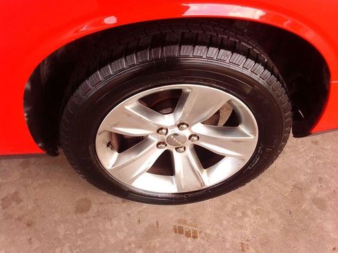 Used 2018 Dodge Challenger SXT RWD image 22