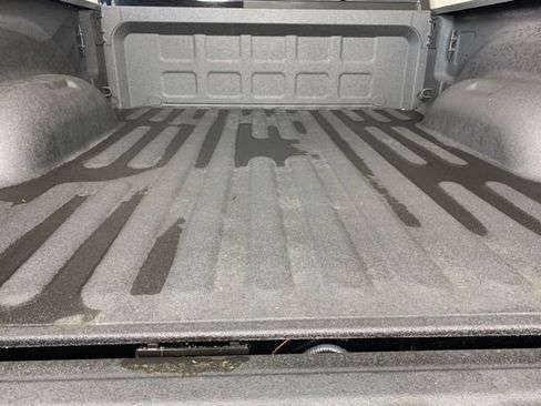 Used 2025 RAM 2500 Laramie AWD/4WD image 38