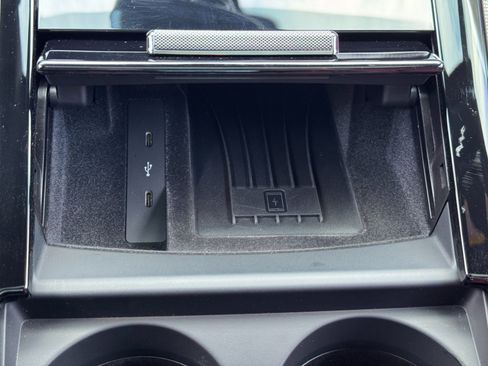 Used 2025 Porsche Panamera 4 w/ Premium Package image 37