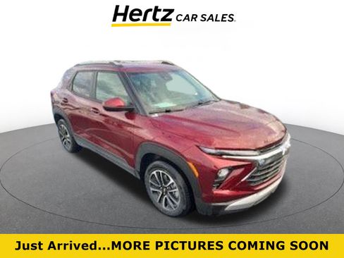 Used 2025 Chevrolet TrailBlazer LT image 1
