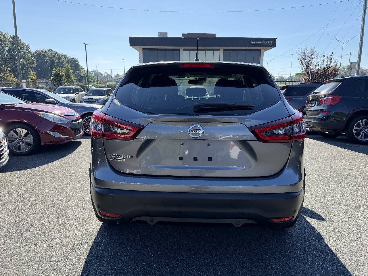 Used 2020 Nissan Rogue Sport S w/ Appearance Package FWD image 5