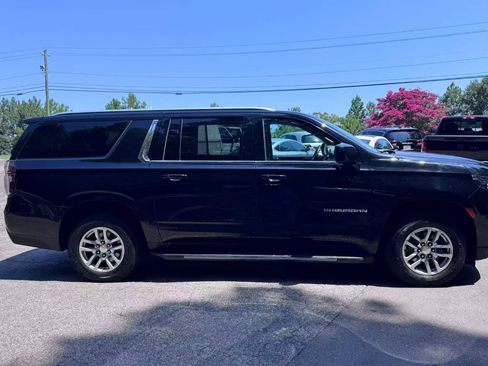 Used 2023 Chevrolet Suburban LT AWD/4WD image 3