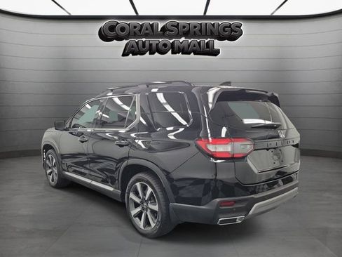Certified 2025 Honda Pilot Touring image 4