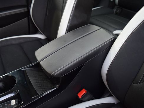 Used 2024 Buick Envision Sport Touring image 30