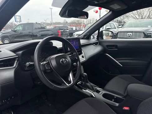 Used 2024 Toyota Corolla Cross AWD Hybrid w/ Moonroof Package image 15