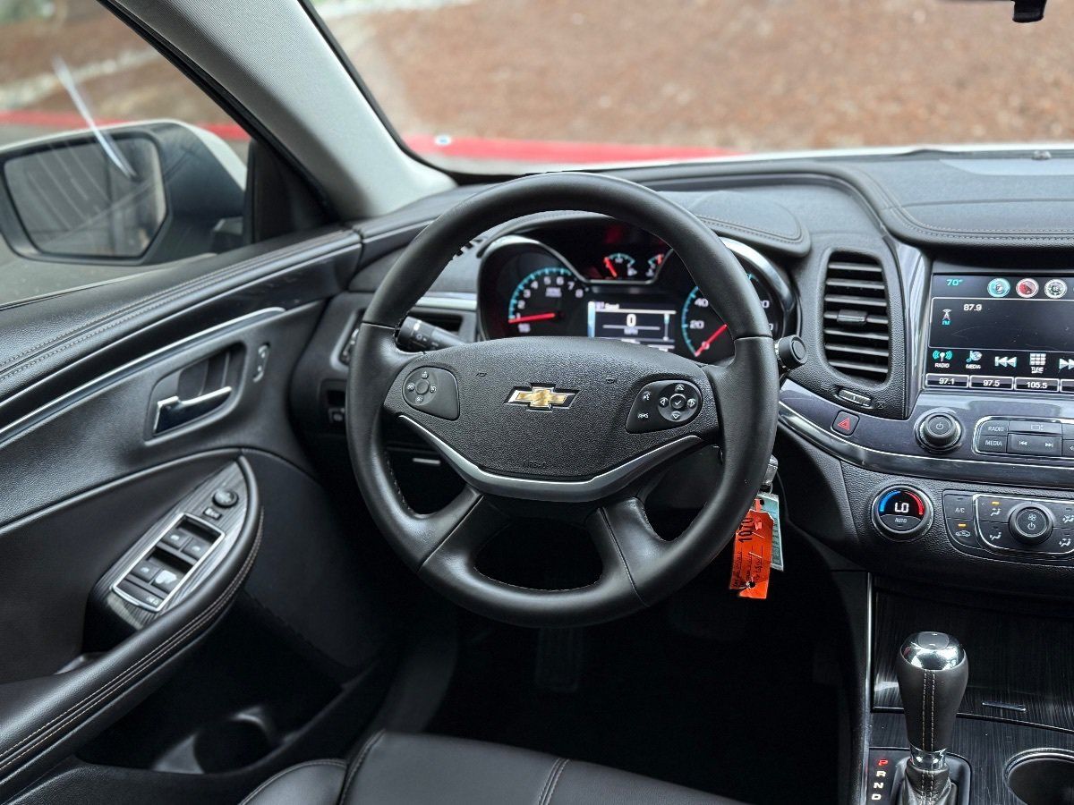 Used 2016 Chevrolet Impala LT FWD image 18