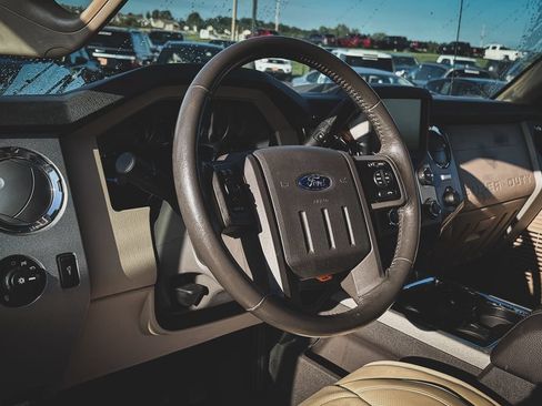 Used 2013 Ford F350 Lariat w/ Lariat Ultimate Pkg AWD/4WD image 2