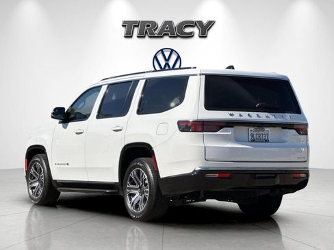 Used 2024 Jeep Wagoneer Series II w/ Flexible Seating Group AWD/4WD image 6