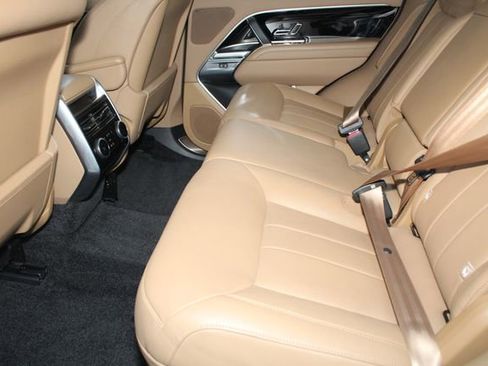 Used 2023 Land Rover Range Rover SE image 5