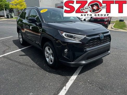 Used 2019 Toyota RAV4 XLE w/ Convenience Package AWD/4WD image 1