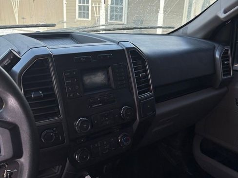 Used 2018 Ford F150 XLT image 4