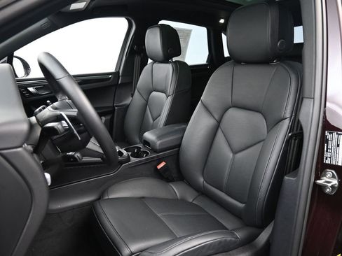 Certified 2026 Porsche Macan S AWD/4WD image 5