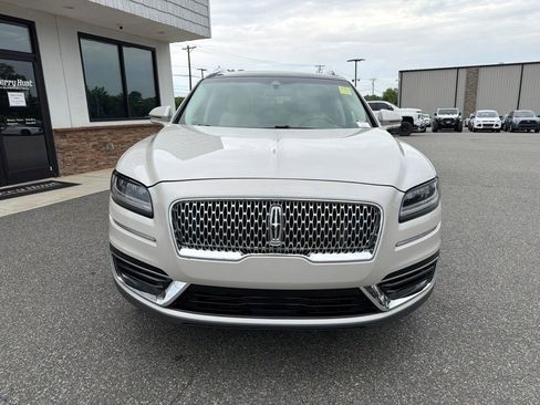 Used 2019 Lincoln Nautilus Reserve FWD image 10