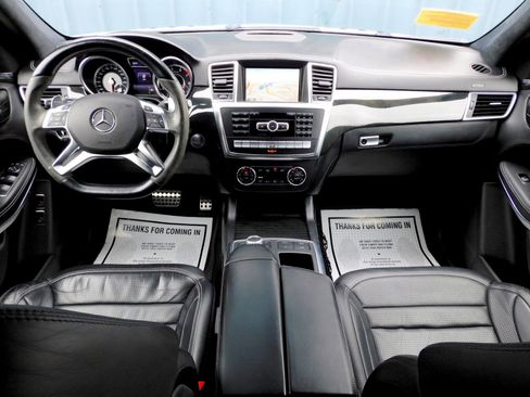 Used 2016 Mercedes-Benz GL 63 AMG 4MATIC image 9