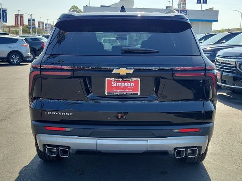 Used 2026 Chevrolet Traverse LT FWD image 24