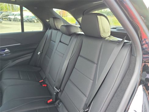 Used 2025 Mercedes-Benz GLE 350 4MATIC image 16