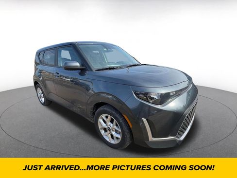 Used 2025 Kia Soul LX w/ LX Technology Package image 1