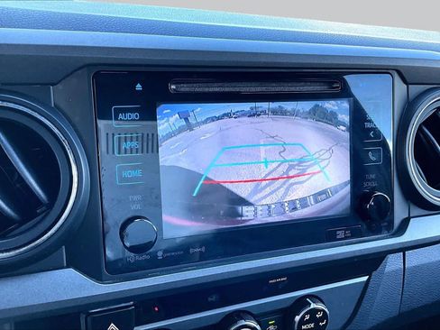 Certified 2018 Toyota Tacoma TRD Off-Road AWD/4WD image 29